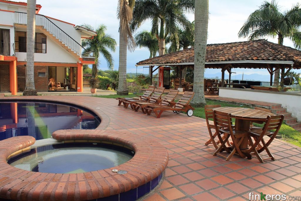 ALQUILO HOSPEDAJE EN VÍA ALTAGRACIA. - Finca en Pereira, Risaralda